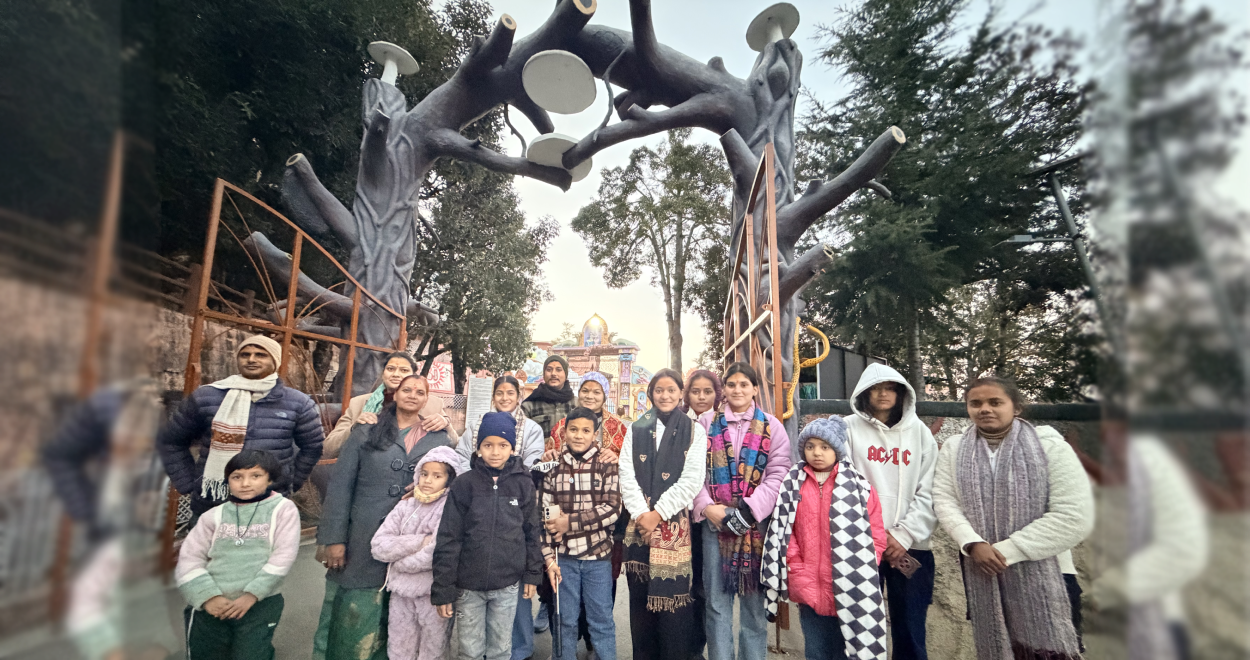 tourist family group photo